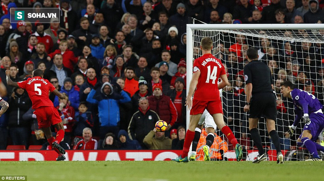 Premier League ngả mũ trước những bước chân rực lửa của Binh đoàn đỏ - Ảnh 1.