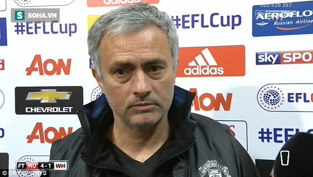 Cú giật gót của Mkhitaryan và đêm Mourinho thức tỉnh - Ảnh 2.