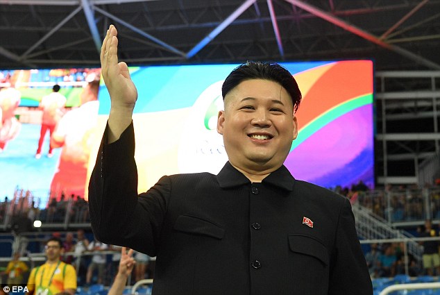 CĐV bí ẩn y hệt Kim Jong-un tại Olympic Rio - Ảnh 4.