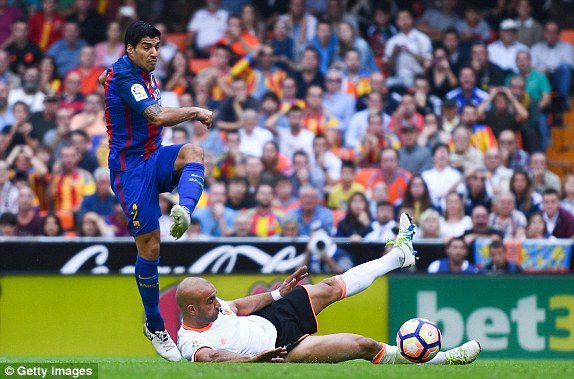 Thi đấu bùng nổ, Valencia vẫn bị Messi nhấn chìm trên sân nhà - Ảnh 5.