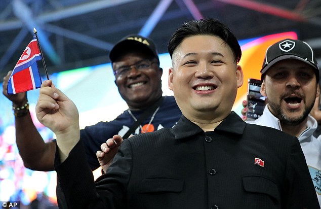 CĐV bí ẩn y hệt Kim Jong-un tại Olympic Rio - Ảnh 5.