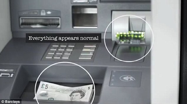 Bóc mẽ thủ đoạn đánh tráo thẻ ATM vô cùng tinh vi của bọn lừa đảo - Ảnh 6.