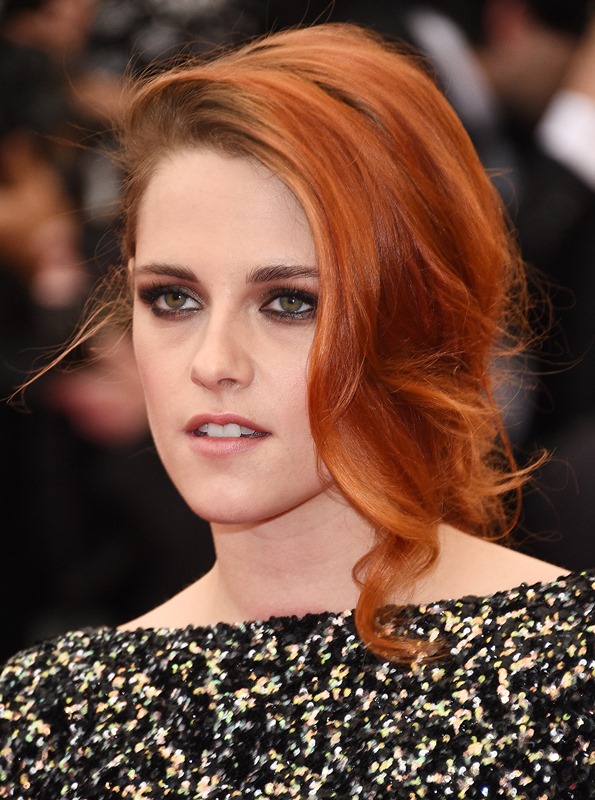 Cuộc sống khác biệt của Kristen Stewart và Emma Watson - Ảnh 7.