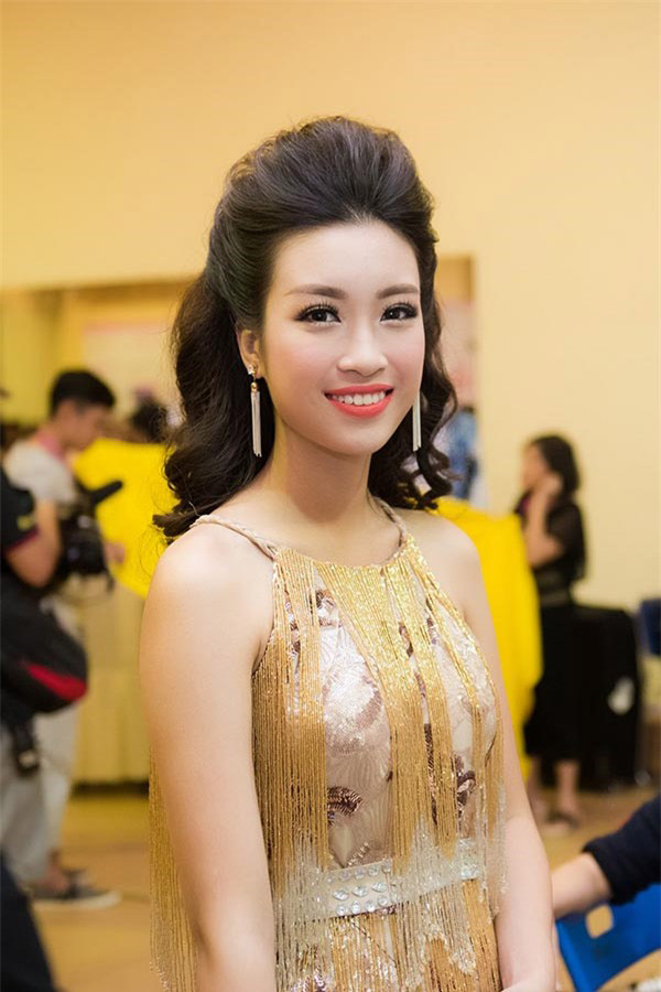 Đọ nhan sắc và sự nóng bỏng của 2 Hoa hậu tên Mỹ Linh  - Ảnh 8.