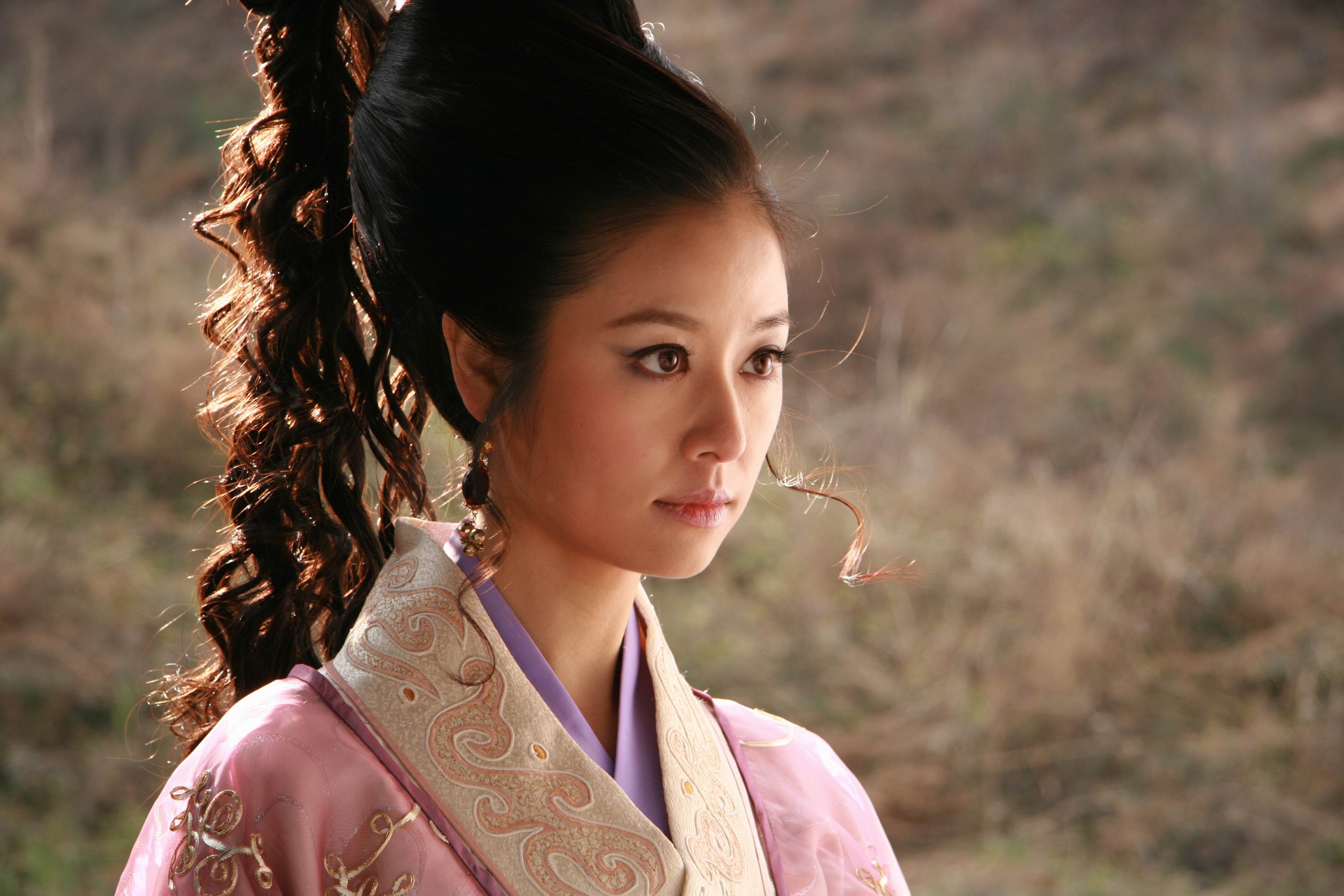 Những lần trùng vai thú vị của “bộ ba” Hoàn Châu cách cách - Ảnh 9. Những lần trùng vai thú vị của “bộ ba” Hoàn Châu cách cách - Ảnh 9.