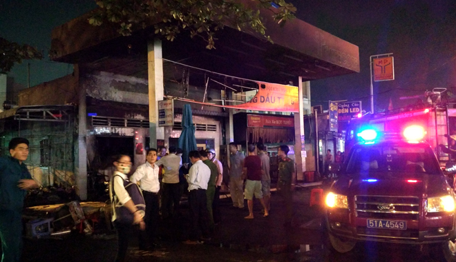 Hiện trường vụ cây xăng cháy lớn, nổ như bom ở Sài Gòn - Ảnh 5.