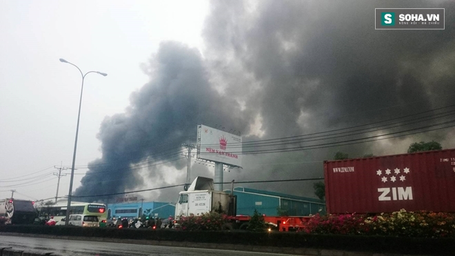 TP.HCM: Cháy kinh hoàng ở Công ty nệm Vạn Thành - Ảnh 7.