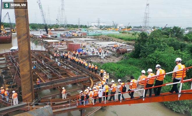 Theo chân lãnh đạo TPHCM thị sát dự án chống ngập 10.000 tỷ đồng - Ảnh 5.