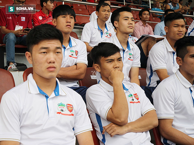 Công Phượng cùng đồng đội đăm chiêu soi U21 Thái Lan - Ảnh 1.