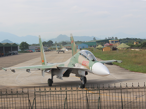 Vui mừng chào đón trung đoàn tiêm kích Su-30MK2 thứ 3 chính thức về canh trời Đông Bắc - Ảnh 1.