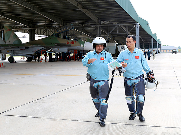 Vui mừng chào đón trung đoàn tiêm kích Su-30MK2 thứ 3 chính thức về canh trời Đông Bắc - Ảnh 7.