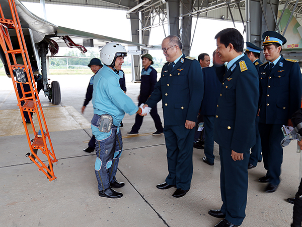 Vui mừng chào đón trung đoàn tiêm kích Su-30MK2 thứ 3 chính thức về canh trời Đông Bắc - Ảnh 4.