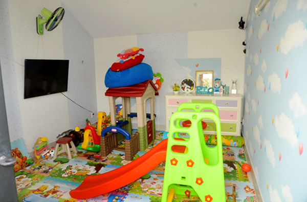 Cuộc sống sang chảnh của c&aacute;c nh&oacute;c tỳ nh&agrave; L&yacute; Hải - Minh H&agrave; - Ảnh 7.