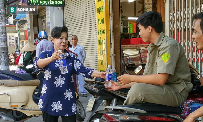 Mang can xăng vào tiệm vàng xin đểu 200 triệu ở Sài gòn - Ảnh 2.