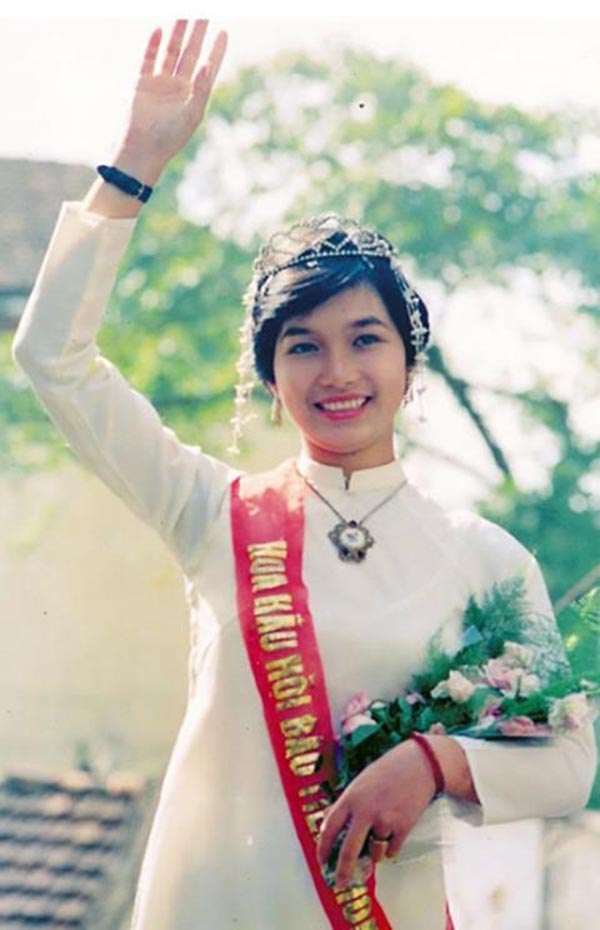 Nhan sắc mỹ nhân đầu tiên đăng quang Hoa hậu Việt Nam - Ảnh 1.