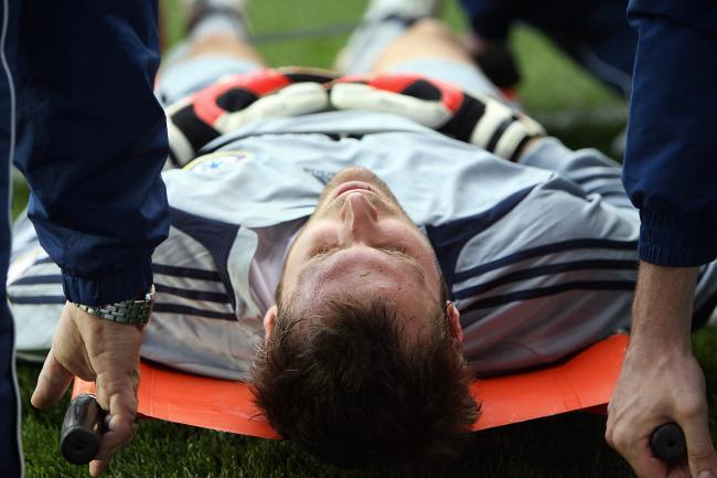 Cech: Vượt qua tử thần, đội mũ bảo hiểm và trở thành huyền thoại - Ảnh 8.