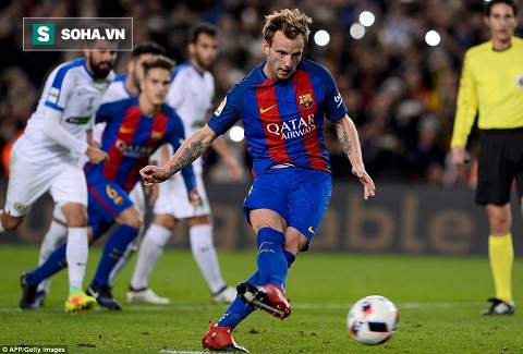 Không cần Messi, Barca giáng cơn thịnh nộ khủng khiếp xuống đội bóng tí hon - Ảnh 2.
