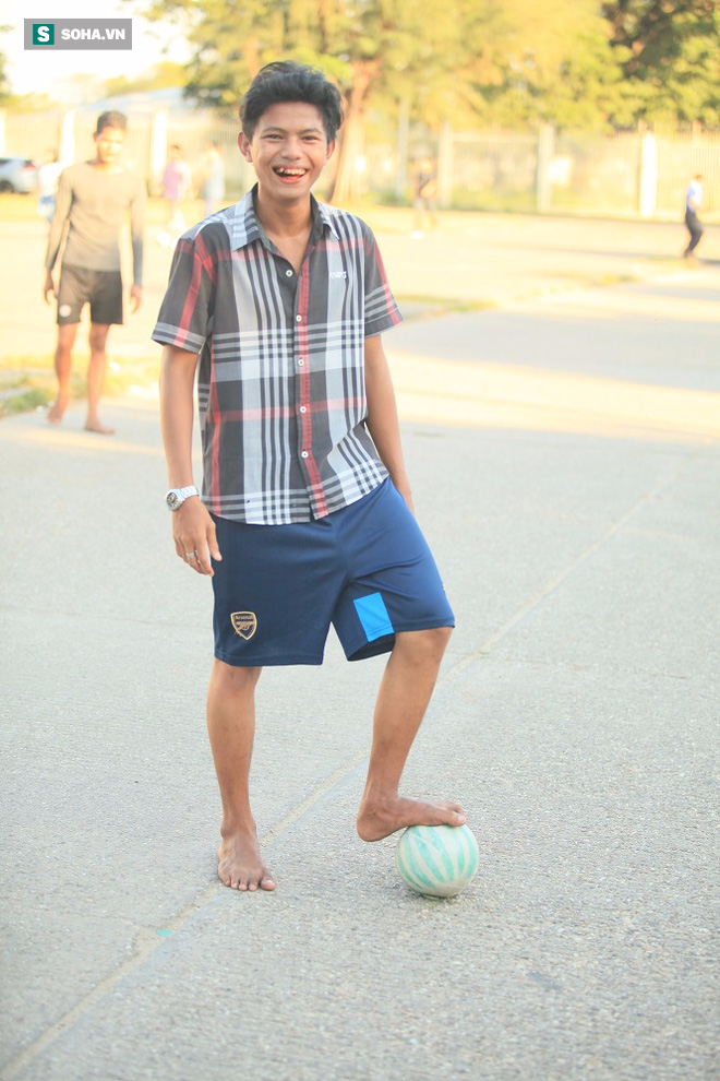 Chuyện lạ ở Yangon: Tìm bóng đá khó như... lên giời - Ảnh 3.