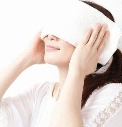 Đắp khăn ấm: C&aacute;ch cực hay thổi bay 10 loại bệnh thường gặp - Ảnh 2.