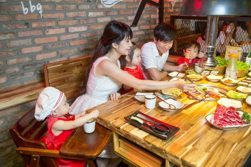 Cuộc sống sang chảnh của c&aacute;c nh&oacute;c tỳ nh&agrave; L&yacute; Hải - Minh H&agrave; - Ảnh 11.