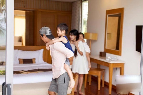 Cuộc sống sang chảnh của c&aacute;c nh&oacute;c tỳ nh&agrave; L&yacute; Hải - Minh H&agrave; - Ảnh 18.