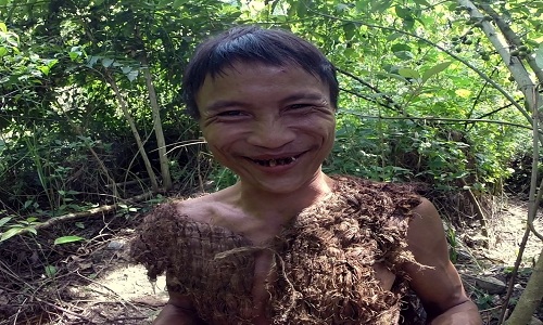 Ảnh: Người rừng Việt Nam gây sốt trên báo nước ngoài - Ảnh 1.