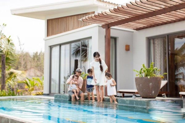 Cuộc sống sang chảnh của c&aacute;c nh&oacute;c tỳ nh&agrave; L&yacute; Hải - Minh H&agrave; - Ảnh 17.