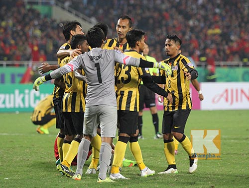 Đối thủ của ĐT Việt Nam tung độc chiêu trước AFF Cup - Ảnh 1.