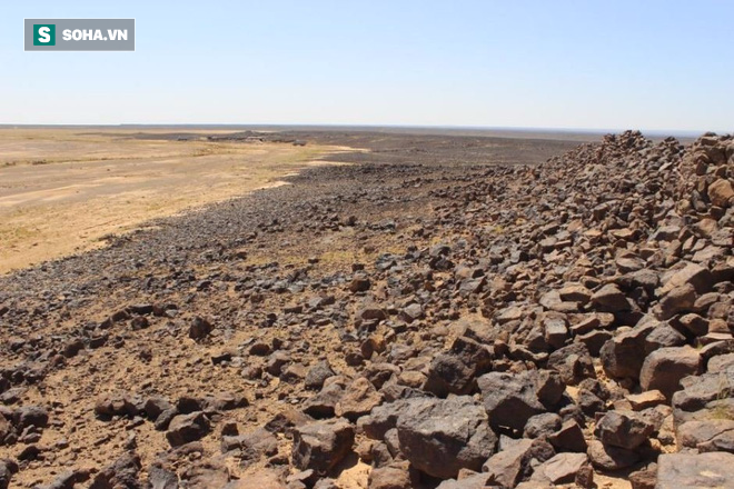 Dấu vết của nền văn minh 6000 năm tuổi bất ngờ nằm giữa sa mạc - Ảnh 3.