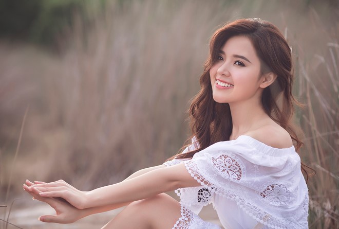 Các hot girl Việt xinh đẹp nổi tiếng nhưng khổ sở vì chồng - Ảnh 4.
