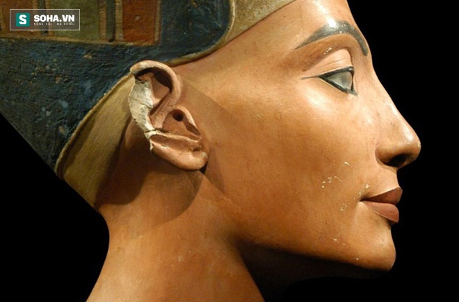 Sức hút từ bức tượng nữ hoàng Ai Cập có nhan sắc chim sa cá lặn - Ảnh 1.