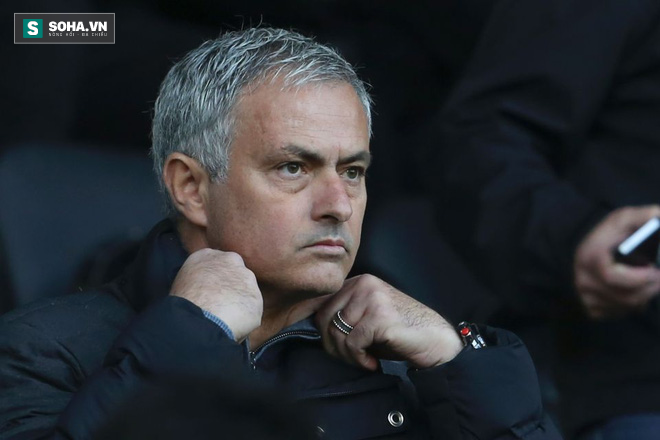 Lộ diện đồng minh mạnh nhất của Mourinho trong phòng thay đồ Man United - Ảnh 1.