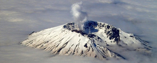 Hiện tượng kỳ lạ bên trong núi lửa nguy hiểm nhất nước Mỹ - Ảnh 1.
