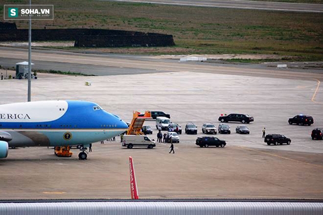 Người dân TP HCM hào hứng chào đón đoàn xe TT Mỹ Obama - Ảnh 3.