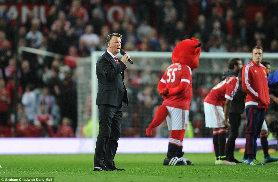 Man United trình diễn, gây thêm sầu cho NHM ở Old Trafford - Ảnh 9.