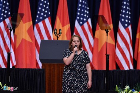 Mỹ Linh hát Quốc ca trước bài phát biểu của TT Obama - Ảnh 3.