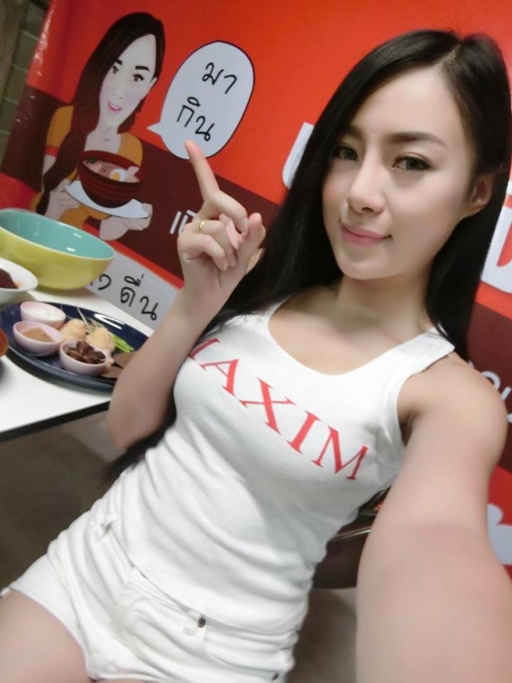 Hot girl bán phở lên ngôi, sau cả năm trời xếp hàng - Ảnh 3.