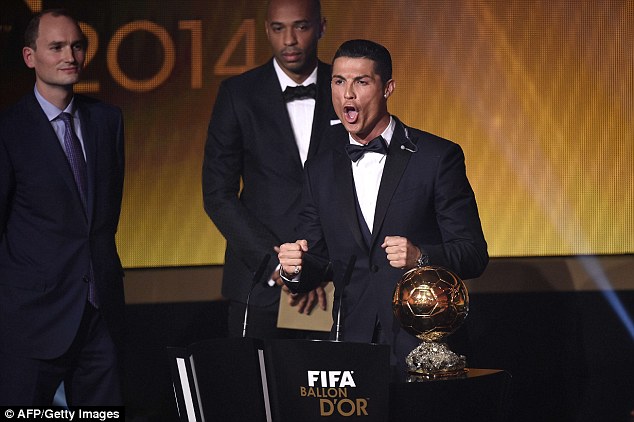 Ronaldo sẽ vượt Messi giành Quả bóng vàng mà không cần vô địch Euro 2016 - Ảnh 1.