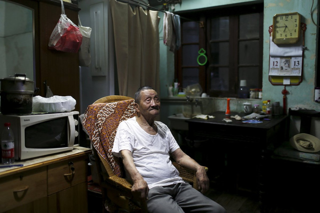 24 bức ảnh cho thấy cuộc sống không tưởng tại những căn hộ chật chội nhất thế giới - Ảnh 1.
