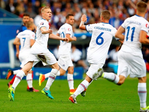 Iceland rời EURO 2016: Những người chiến thắng vĩnh cửu kiêu hãnh trở về nhà - Ảnh 1.