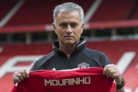 10 điều thú vị từ buổi họp báo đầu tiên của Jose Mourinho ở Man United - Ảnh 1.