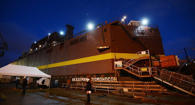 Nga xây nhà máy điện hạt nhân nổi trên tàu phá băng - Ảnh 1.