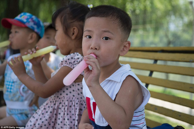 Những hình ảnh hiếm thấy về đời sống giải trí của người dân Triều Tiên - Ảnh 1.