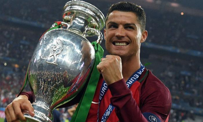 7 lý do Ronaldo xuất sắc hơn đại kình địch Messi - Ảnh 1.