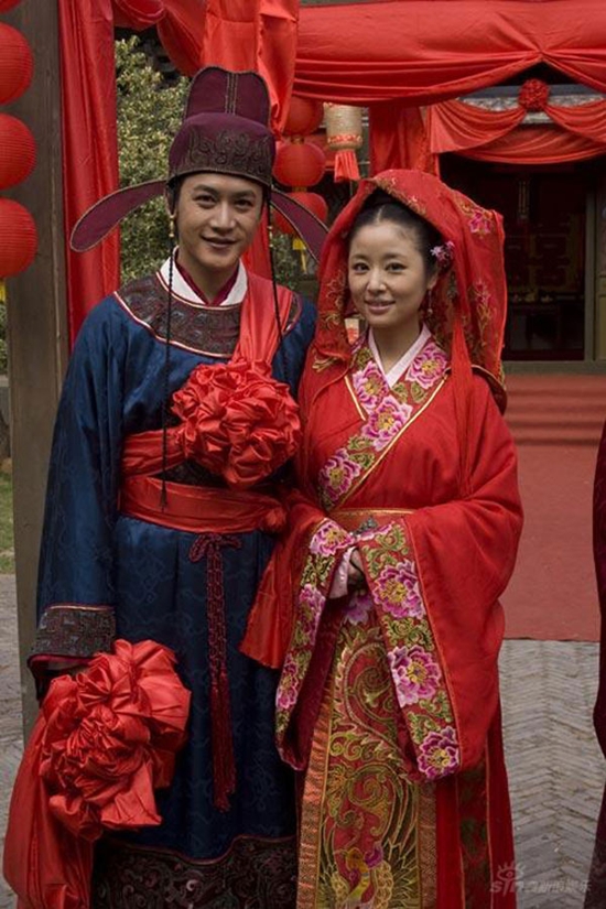 Trước khi yêu Hoắc Kiến Hoa, Lâm Tâm Như từng 11 lần mặc váy cưới - Ảnh 3.