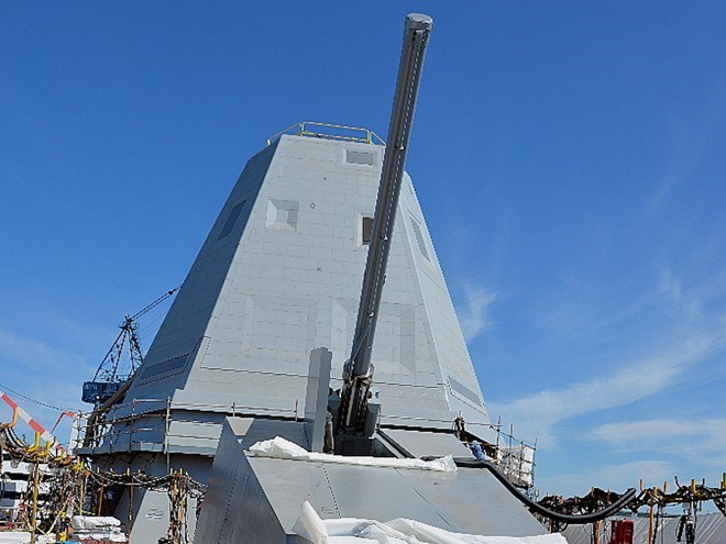 Khổng lồ Kirov Nga đối đầu viên đạn bạc tàng hình Zumwalt Mỹ - Ảnh 2.