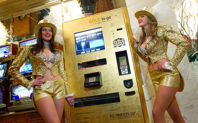 11 thứ kì quái bạn có thể rút được từ... cây ATM - Ảnh 1.