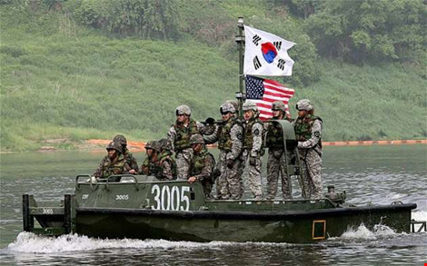 Triều Tiên giận dữ đòi tấn công hạt nhân phủ đầu Mỹ - Hàn - Ảnh 1.