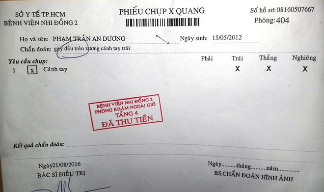 Bé trai gãy xương tay, bác sĩ kê thuốc “bong gân, trật khớp” - Ảnh 2.