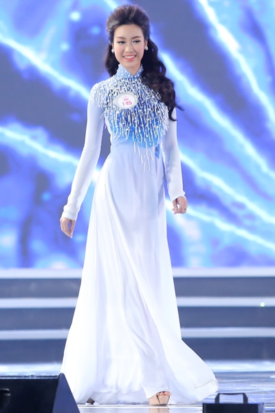 Vừa đăng quang Hoa hậu, Mỹ Linh đã bị tố sửa răng - Ảnh 1.